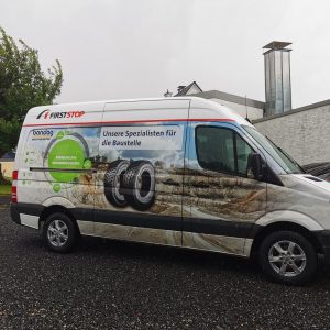 Vollfolierter Mercedes Sprinter am Standort Arnsberg
