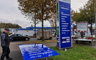 Werbepylon nach Sturmschaden revidiert