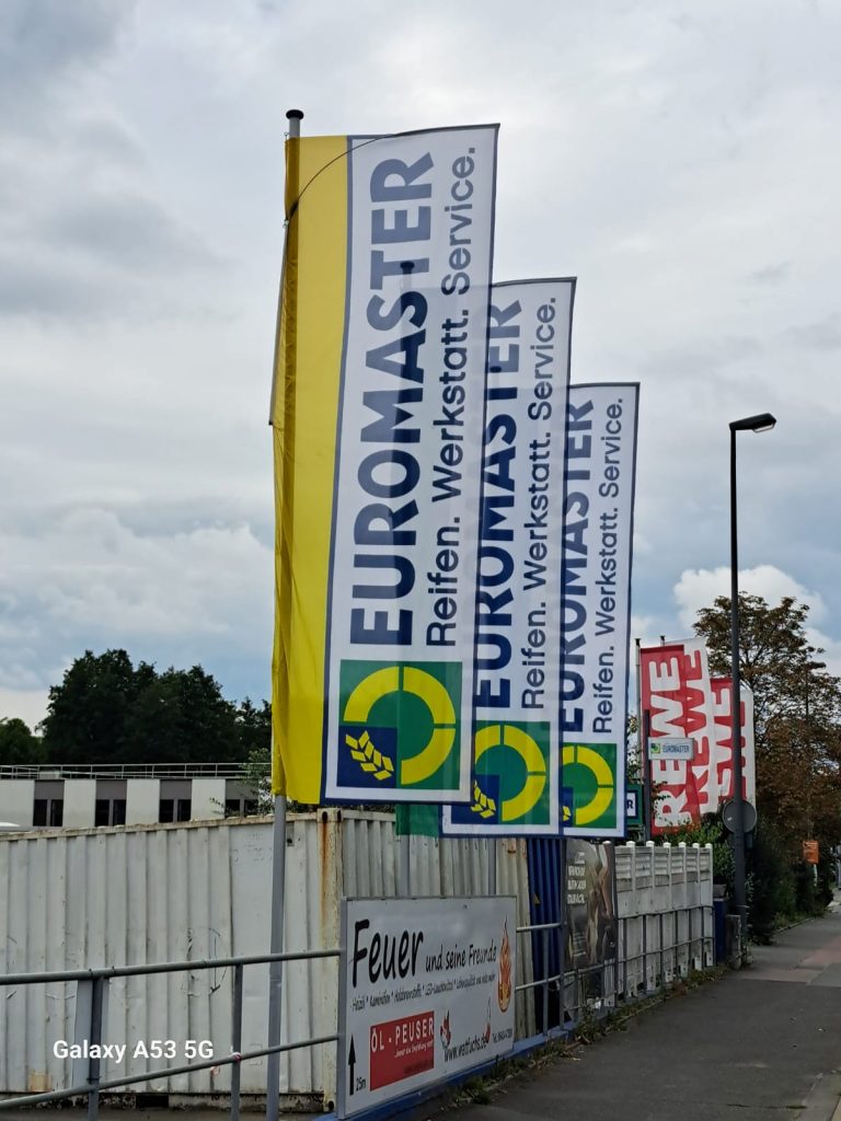 Fahnenmasten von Euromaster