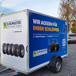 Neu beschrifteter Euromaster Anhänger aus Künzelsau