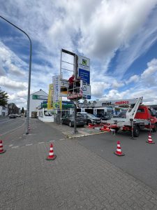 weitere Ansicht Werbestehle defekt in Mönchengladbach