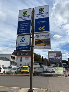 Ansicht komplette Werbestehle