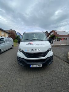 Iveco mit professioneller Firmenbeschriftung