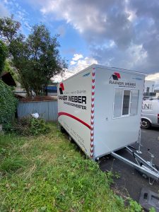 Anhängerbeschriftung für Dachdecker in Neuwied